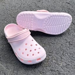 sục clas ( KHÔNG CHỮ ) đế cao 3cm nhiều lỗ thoáng khí êm mềm nhẹ phù hợp đi trong nhà ngoài trời 3
