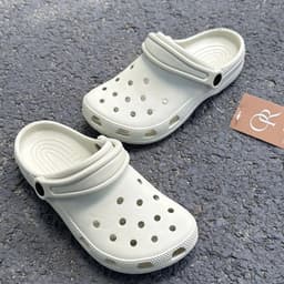 sục clas ( KHÔNG CHỮ ) đế cao 3cm nhiều lỗ thoáng khí êm mềm nhẹ phù hợp đi trong nhà ngoài trời 6