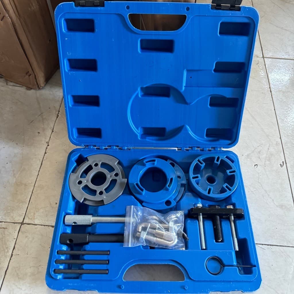 Bộ dưỡng hãm cam và tháo lắp bơm cao áp xe Ford