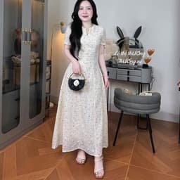 Váy trắng hoa cúc nhí thêu 5