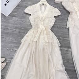 ĐẦM REN KEM PHỐI LƯỚI XOÈ 8