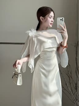 Đầm lụa hai dây dự tiệc màu nude dáng dài sexy kèm voan che trước ngực Xukadress 3