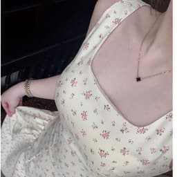 VÁY HOA NHÍ KEM XOÈ CỔ U 7