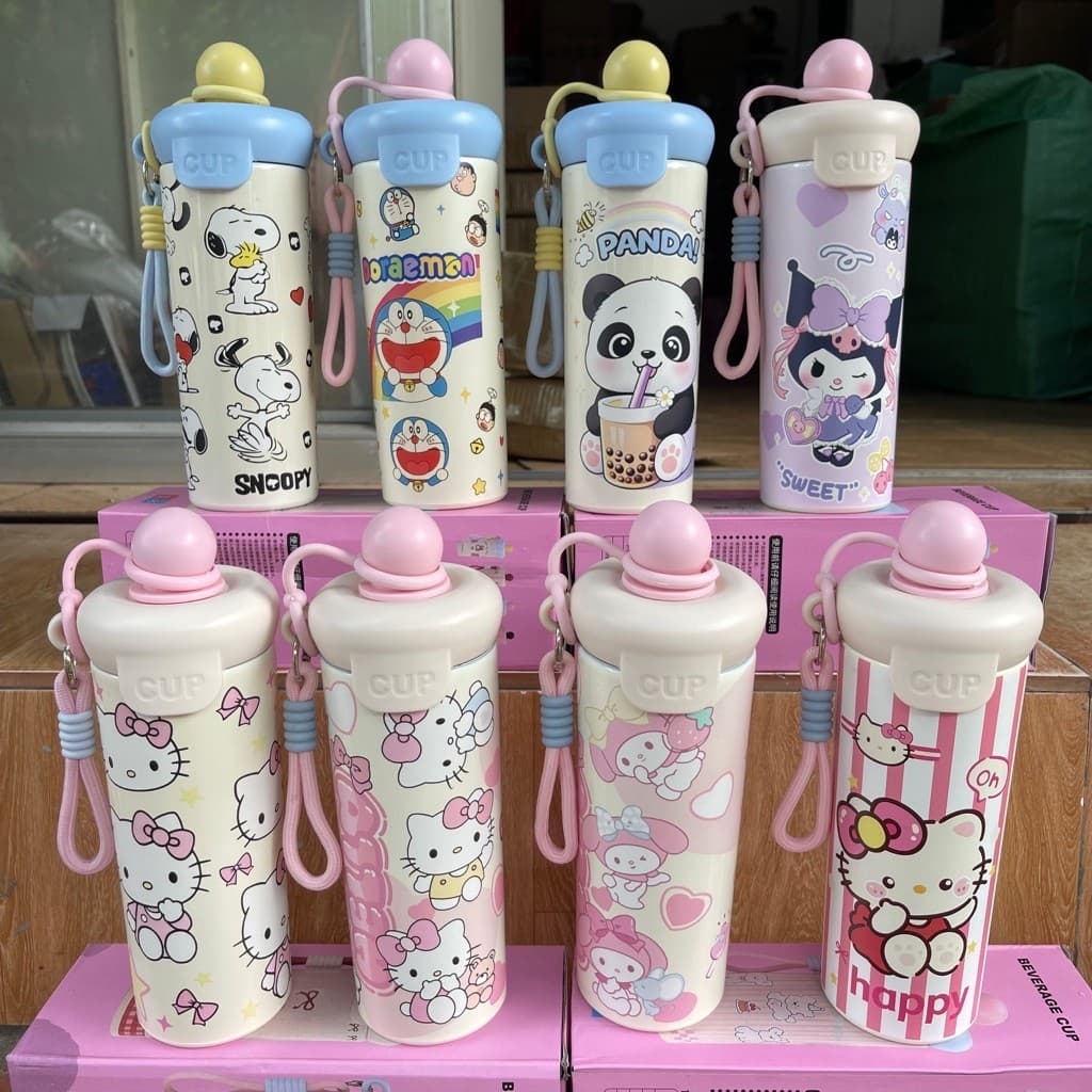 Bình giữ nhiệt dễ thương có ống hút. dung tích 600ml hoạ tiết hoạt hình.(TẶNG sticker dây cầm tay chắc chắn)