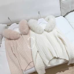 (CHICSEOUL) Áo khoác len hoạ tiết vặn thừng/đan phối lông mũ tone màu pastel xinh xắn phong cách Nertro Hàn Quốc 3