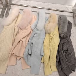 (CHICSEOUL) Áo khoác len hoạ tiết vặn thừng/đan phối lông mũ tone màu pastel xinh xắn phong cách Nertro Hàn Quốc 8