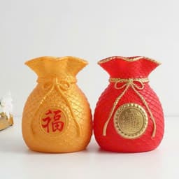 Bình nhựa thần Tài cắm hoa hình túi tiền chiêu tài lộc 3