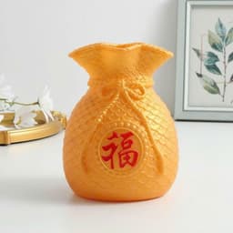 Bình nhựa thần Tài cắm hoa hình túi tiền chiêu tài lộc 2
