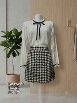 [2hand] Chân váy dạ tweet kẻ nâu be size M 2