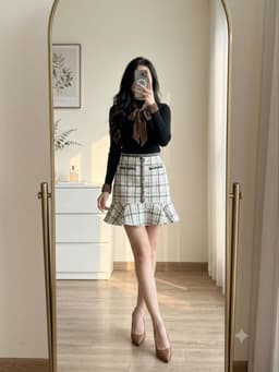 [2hand] Chân váy dạ tweet đuôi cá kẻ trắng đen size L 1