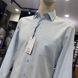 Áo sơ mi nam Owen dài tay màu xanh nhạt kẻ nhỏ regular fit vạt bầu vải sợi tre AR260628DT 2