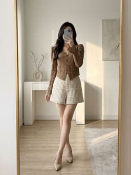 [2hand] Áo len ren nâu kiểu tay bồng có ống loe cúc bọc ren có vải lót phần ngực freesize 1
