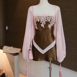 (Dmina) Set tiểu thư lụa thêu ba chi tiết áo cúp quây ren và chân váy A tôn dáng kèm áo khoác ngoài 4