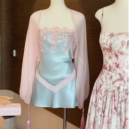 (Dmina) Set tiểu thư lụa thêu ba chi tiết áo cúp quây ren và chân váy A tôn dáng kèm áo khoác ngoài 2