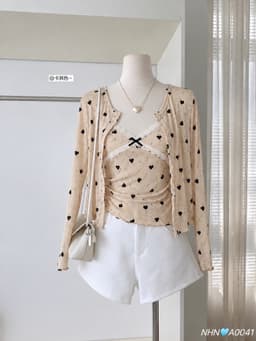 Set 2 món áo 2s cổ tim viền ren và áo khoác cardigan dài tay in trái tim chất thun giấy 2