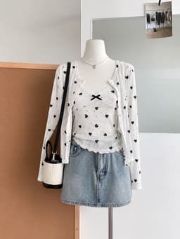 Set 2 món áo 2s cổ tim viền ren và áo khoác cardigan dài tay in trái tim chất thun giấy 3