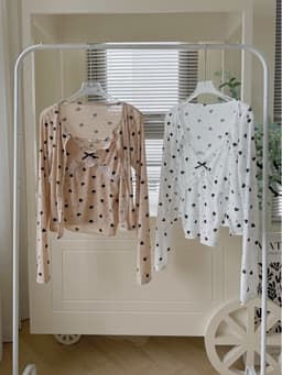 Set 2 món áo 2s cổ tim viền ren và áo khoác cardigan dài tay in trái tim chất thun giấy 7