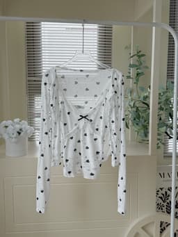 Set 2 món áo 2s cổ tim viền ren và áo khoác cardigan dài tay in trái tim chất thun giấy 10