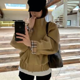 (Dmina) Áo Khoác Kaki Cổ Cao PHỐI TAY Kẻ Bo Chun Sang Chảnh 1 màu kèm túi và móc - ảnh thật 3