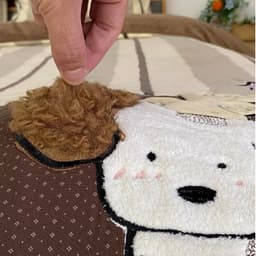 Bộ chăn ga nỉ nhung hình thú đính lông 4 món hoạ tiết thêu nổi 5D với chất vải nỉ mịn,mềm mại và ấm áp hoạ tiết cute 9