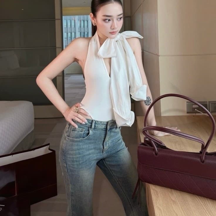 (Dmina) Áo bodysuit cổ yếm xẻ V cột nơ tôn V1 sang chảnh basic dễ phối đồ