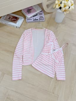 Set Áo Kiểu Kẻ Sọc Ngang Gồm Áo 2 Dây Phối Ren và Áo Khoác Tay Dài Cardigan 9