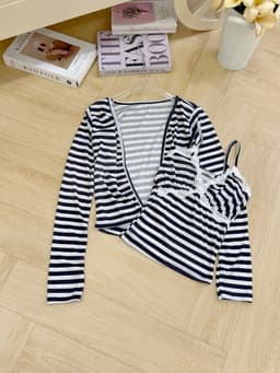 Set Áo Kiểu Kẻ Sọc Ngang Gồm Áo 2 Dây Phối Ren và Áo Khoác Tay Dài Cardigan 8