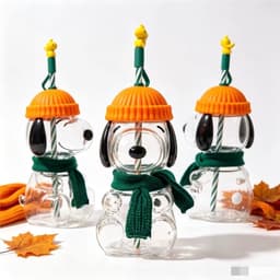 ĐEN _ STORE ( KÈM ẢNH THẬT ) Bình Thủy Tinh STB Snoopy Đội Mũ Len Kèm Khăn Choàng Bình Đựng Nước, Trà Sữa Hot Trend 2