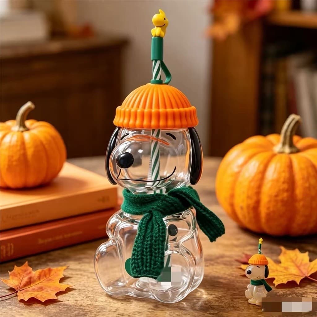 ĐEN _ STORE ( KÈM ẢNH THẬT ) Bình Thủy Tinh STB Snoopy Đội Mũ Len Kèm Khăn Choàng Bình Đựng Nước, Trà Sữa Hot Trend