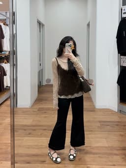 𝐀̉𝐧𝐡 𝐭𝐡𝐚̣̂𝐭 - 𝐇𝐚̀𝐧𝐠 𝐐𝐂 Set áo ren mỏng vân hoa kèm áo 2 dây nhung phối ren form vừa, set áo kiểu dài tay 3