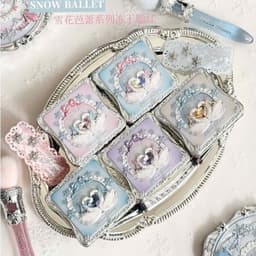 [Sẵn] Phấn Má Hồng Bộ Sưu Tập Thiên Nga Tuyết Snow Ballet Flower Knows Collection 1