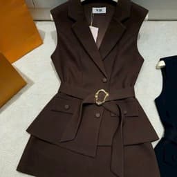 Set áo cổ vest tay sát nách phối dây nịt có khoen kèm chân váy ngắn có lót 5