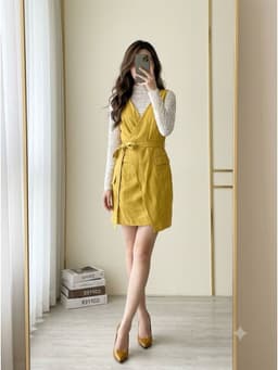[2hand] Đầm sát nách vạt chéo dạ có lớp lót vàng dây buộc eo size S M 1