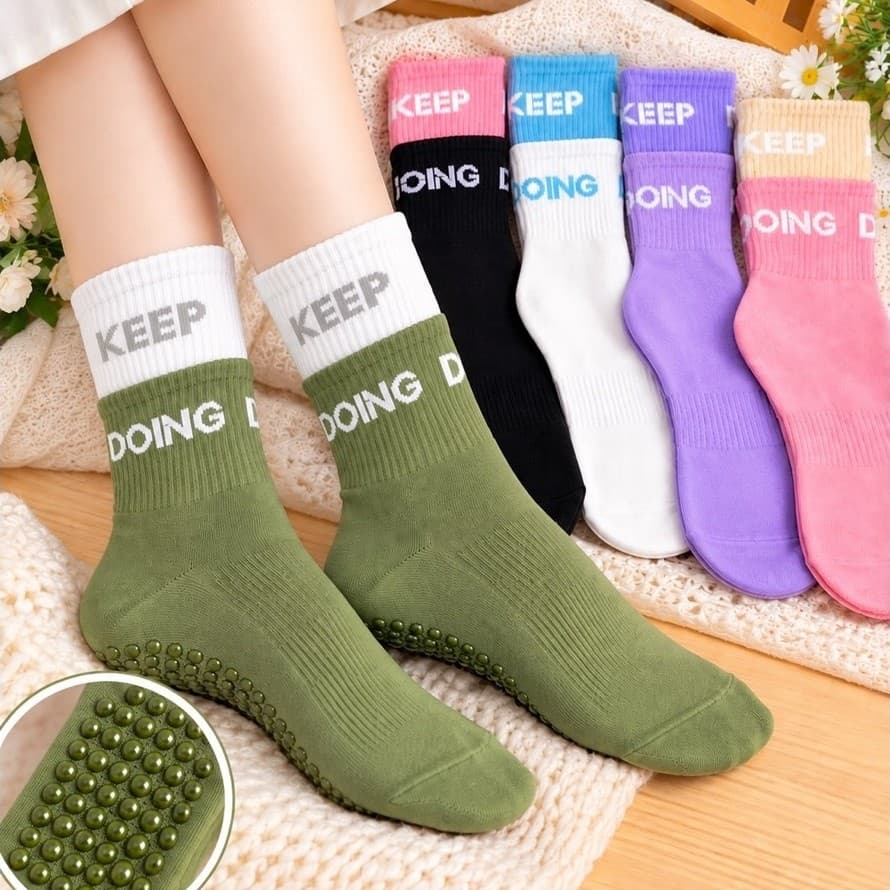 Set 5 đôi Tất Yoga Chống Trượt Silicon Cao Cổ – Vớ Tập Yoga Pilates, Đế Hạt Bám Sàn, Êm Chân Thể