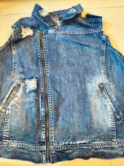 [2hand] Áo khoác ghile jean xanh mềm rách kéo khoá freesize đến 2XL 3