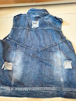 [2hand] Áo khoác ghile jean xanh mềm rách kéo khoá freesize đến 2XL 4