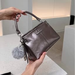 Túi Xách Nữ l Phong Cách Hàn Quốc, Túi Đeo Chéo Nữ Đính Charm Lông, Túi Cầm Tay Thời Trang 3