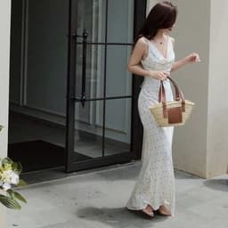 Váy maxi nữ cổ V lưng thỏ buộc dây họa tiết chấm bi màu trắng dáng ôm 5