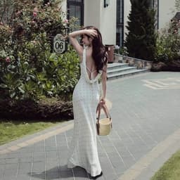 Váy maxi nữ cổ V lưng thỏ buộc dây họa tiết chấm bi màu trắng dáng ôm 4