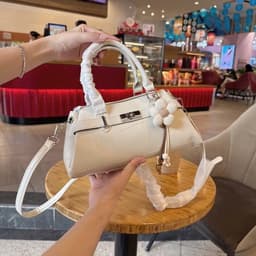 Túi Xách Nữ Dáng Chữ Nhật Khóa Kim Loại Trang Trí Hoa 3D Kèm Dây Đeo Chéo Phong Cách Thanh Lịch 8