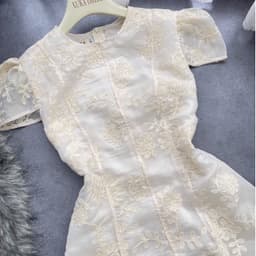 Đầm maxi nữ thêu màu kem tay phồng dáng xòe cổ tròn phong cách thanh lịch 9