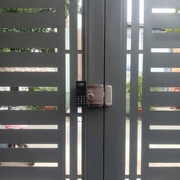 Khóa cổng vân tay Laffer A18 Pro inox 304 - Chống nước hiệu quả, lý tưởng cho cửa ngoài trời. 9
