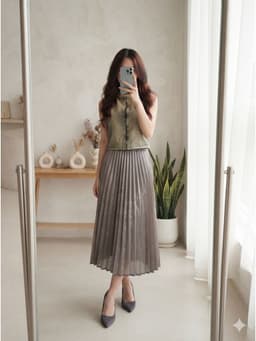 [2hand] Chân váy voan kính xám đồng 2 lớp xếp ly eo chun ký tự size S M nhỏ 1