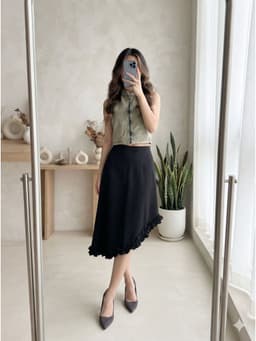 [2hand] Chân váy xốp đen vạt lệch kéo khoá sườn có lớp lót size L 1