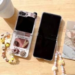 [SẴN HOẢ TỐC] Ốp ZFLIP 8 - Z FLIP 7 - Z FLIP6 - FLIP5 5G nâu kem phủ da PU charm coffee xinh xắn kèm dây sang trọng cute 2