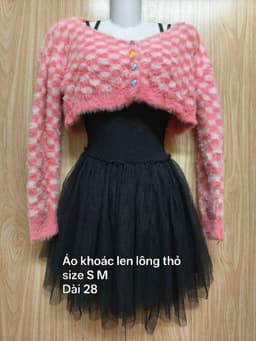 Áo khoác len lông thỏ dáng croptop kẻ hồng trắng cúc tim size S M 4
