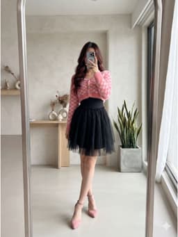 Áo khoác len lông thỏ dáng croptop kẻ hồng trắng cúc tim size S M 2