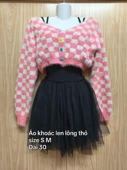 Áo khoác len lông thỏ dáng croptop kẻ hồng trắng cúc tim size S M 3