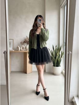 [2hand] Áo khoác len lông thỏ mỏng kéo khoá có mũ xanh lá đậm phối hoạ tiết tím freesize đến L 1