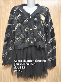 [2hand] Áo cardigan len lông thỏ đính ngọc đen chữ gấu áo kiểu rách size S M 2
